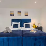 1br, Sleeps 3 - Wifi, Free Parking & Workspace 아파트