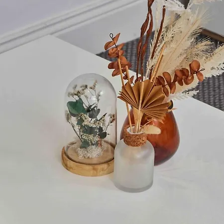 Apartment Central 1Br, Sleeps 3 - Wifi, Free Parking & Workspace *