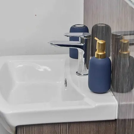 1br, Sleeps 3 - Wifi, Free Parking & Workspace * 利兹