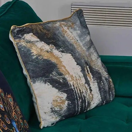 Ideal For Long Term Relocations - Work & Family Stays - Free Parking