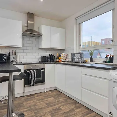 Centre 1br, Sleeps 3 - Free Parking & Wifi, Workspace - Corporate Relocations Apartment Leeds (West Yorkshire)