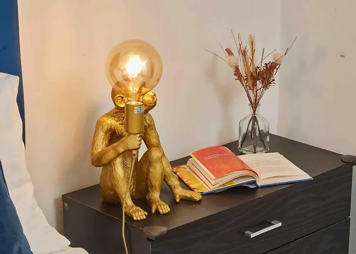 Central 1Br, Sleeps 3 - Wifi, Free Parking & Workspace Lägenhet *