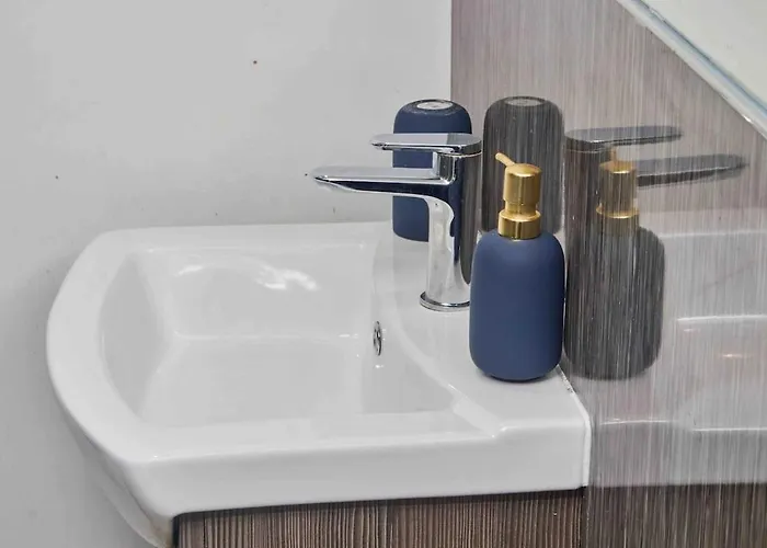 Central 1Br, Sleeps 3 - Wifi, Free Parking & Workspace * Leeds (West Yorkshire)