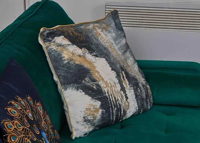 Central 1Br, Sleeps 3 - Wifi, Free Parking & Workspace