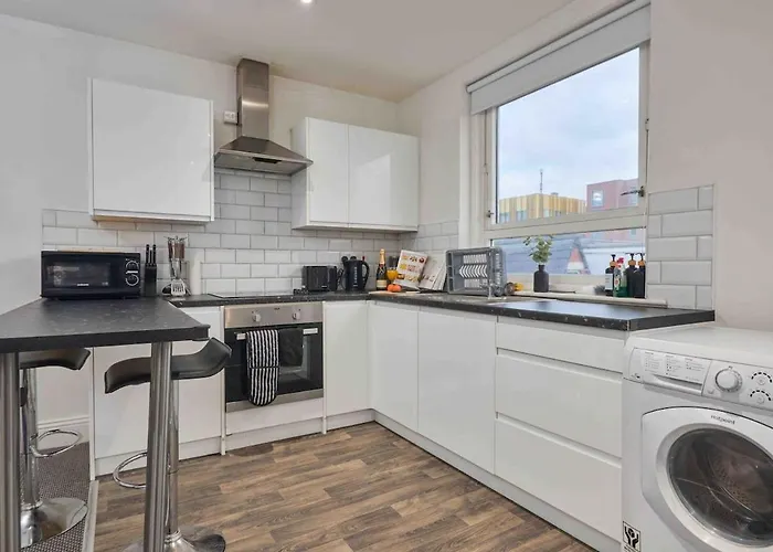 Central 1Br, Sleeps 3 - Wifi, Free Parking & Workspace Apartment Leeds (West Yorkshire)