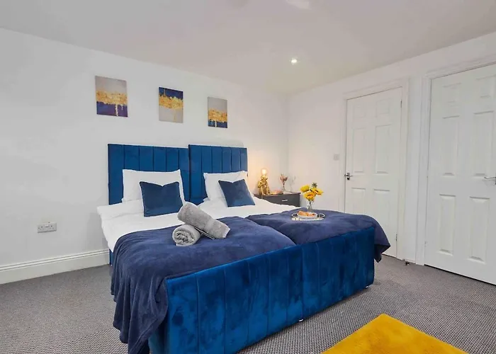 Central 1Br, Sleeps 3 - Wifi, Free Parking & Workspace *