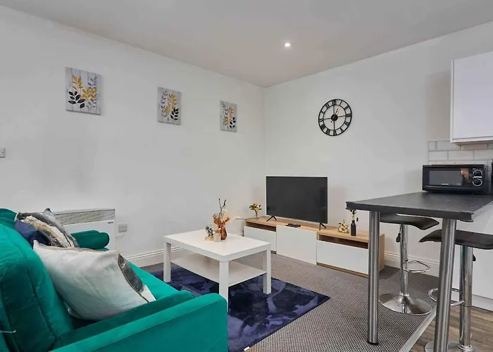 Apartamento Central 1Br, Sleeps 3 - Wifi, Free Parking & Workspace *
